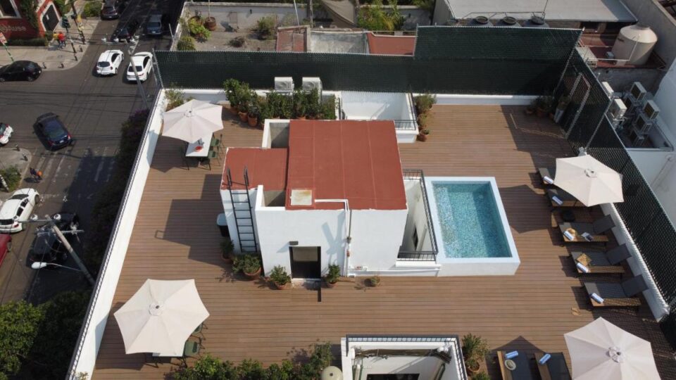 Tonala Apartments with Pool Deck By Mr W